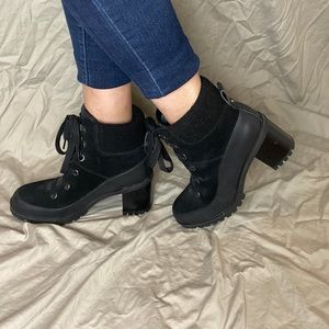 Ugg Lug Sole Waterproof Lace Up Ankle Boots Sz 9.5